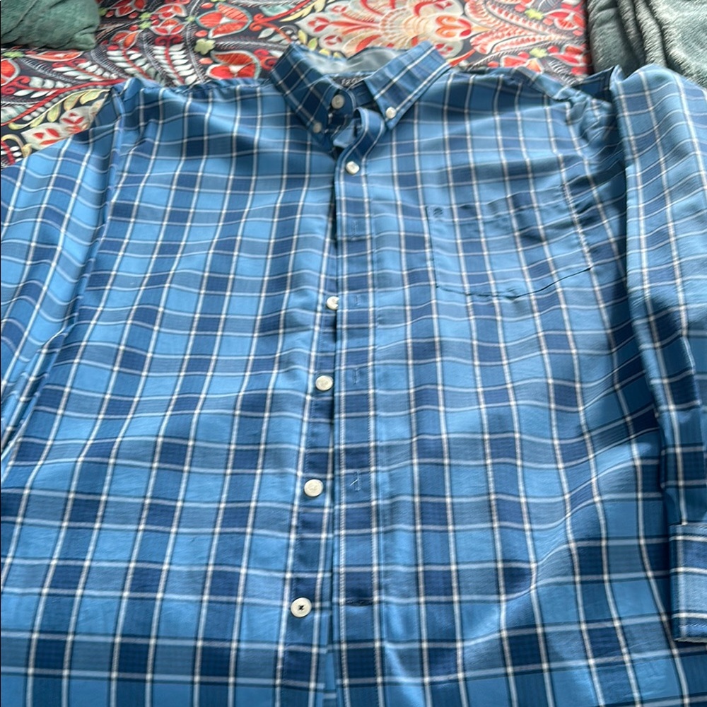NWOT men’s Izod shirt
